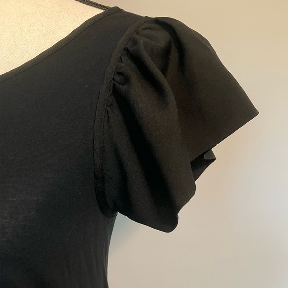 Gap black flowy sleeves top - Picture 6 of 10